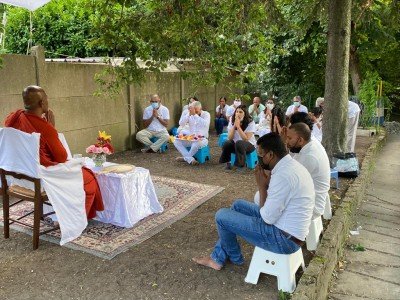 Célébration de l'événement Vas au monastère de Mahamevnawa France 2021